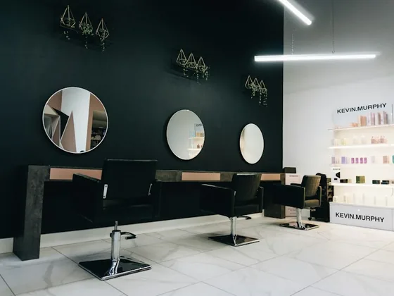 Ambiente de um salão de beleza.